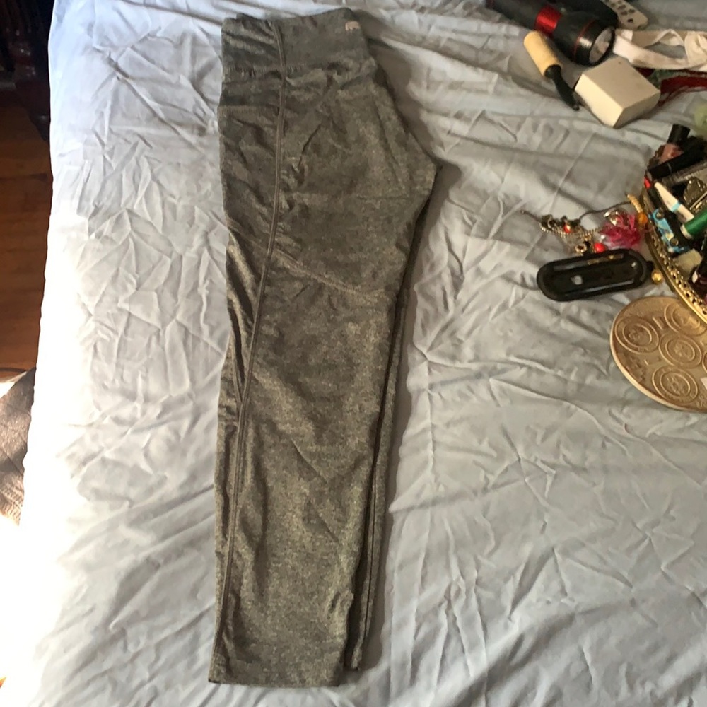 XL Marisa Gray Cropped Leggings